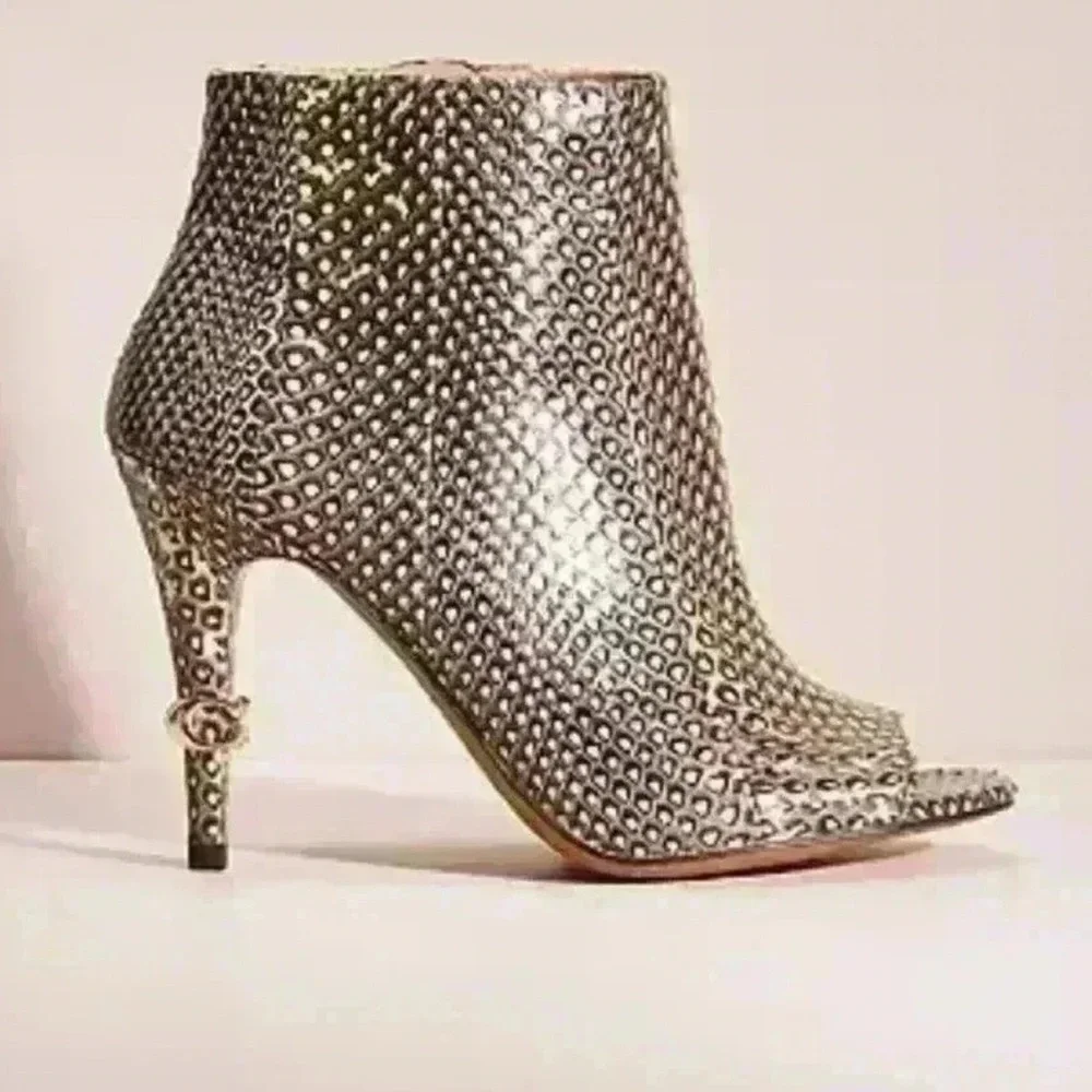 Coach Silver and Black Textured Heels